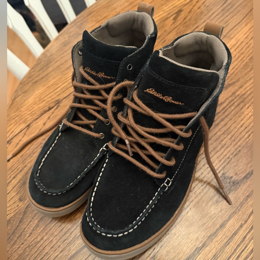 Eddie Bauer women’s Laurel Chukka Ankle Bootie Shoes Suede Black 8.5